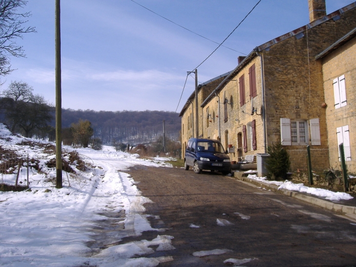 Rue du chaud (en haut vers les bois) - Omicourt