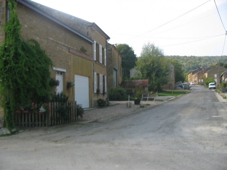 Rue du chaud cote gauche en montant - Omicourt