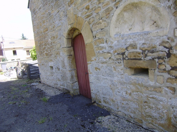 Entrée de l'église d'Omicourt