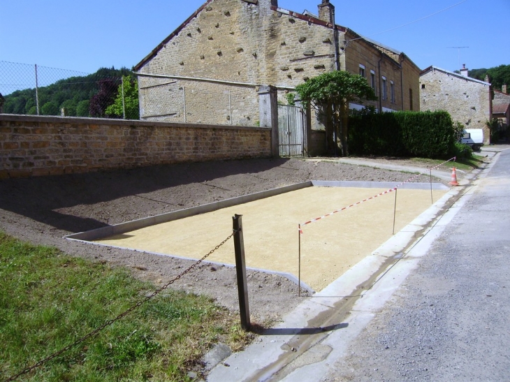 Création d'un parking devant le cimetière & l'église - Omicourt