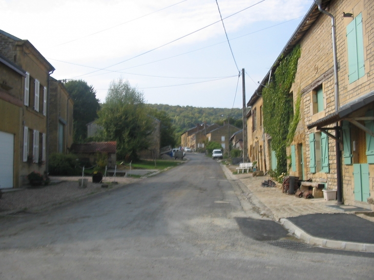 Rue du chaud avant travaux 01 - Omicourt