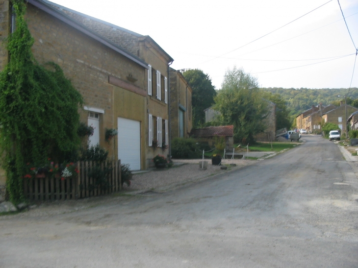 Rue du chaud avant travaux 02 - Omicourt