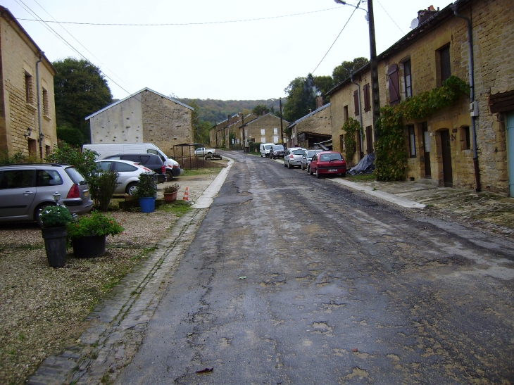 Rue du chaud avant travaux 04 - Omicourt