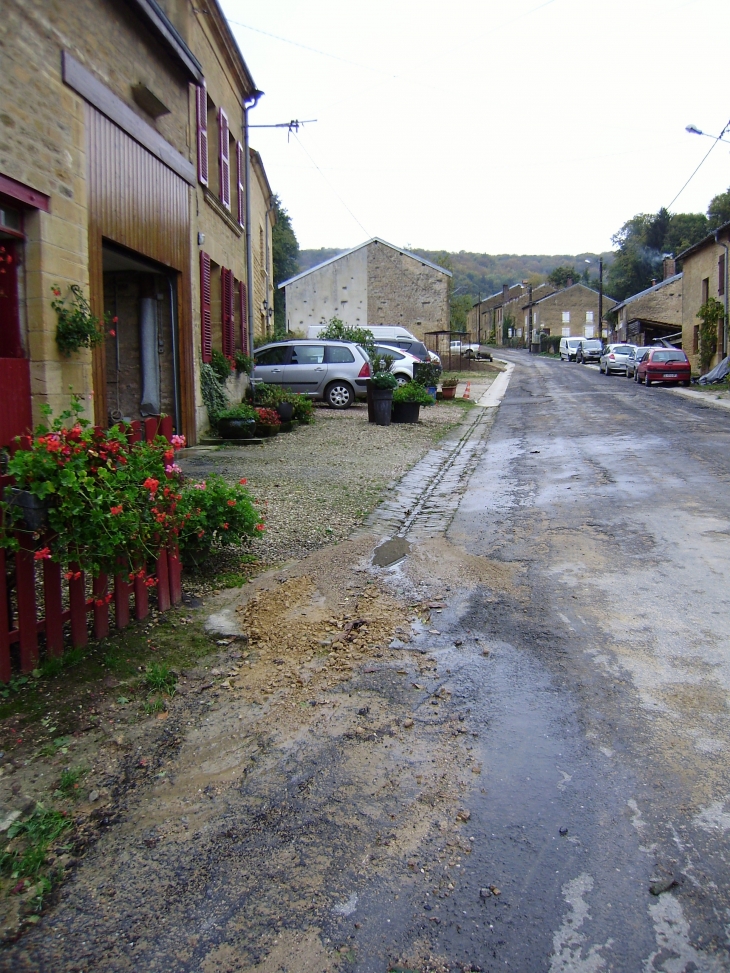 Rue-du-chaud-avant-travaux - Omicourt