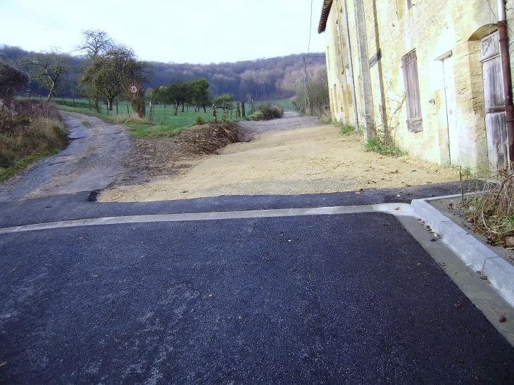 Rue du chaud chemin lavoir - Omicourt