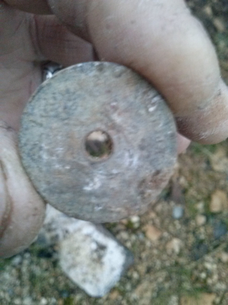 Piece trouvée près du lavoir - Omicourt