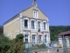 mairie avec drapeau