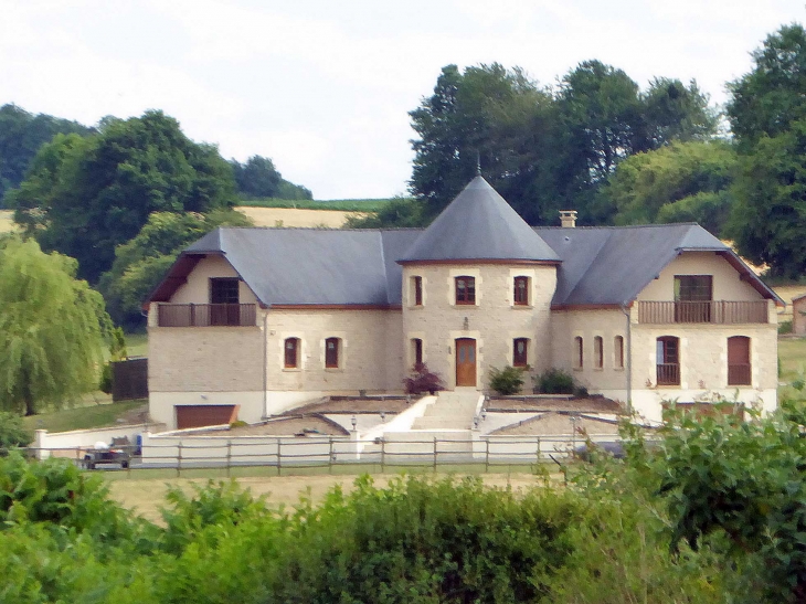 La Cerleau :maison à vendre à 1 € lors d'une loterie sur Internet - Prez