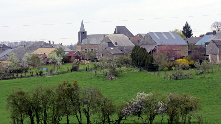 Le village vue de la route d'Aouste à Prez