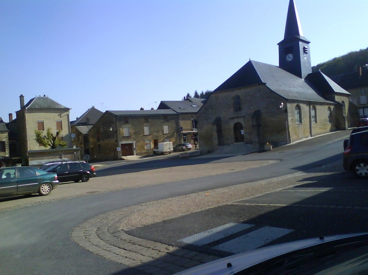 Place vue de l'ancien college - Raucourt-et-Flaba