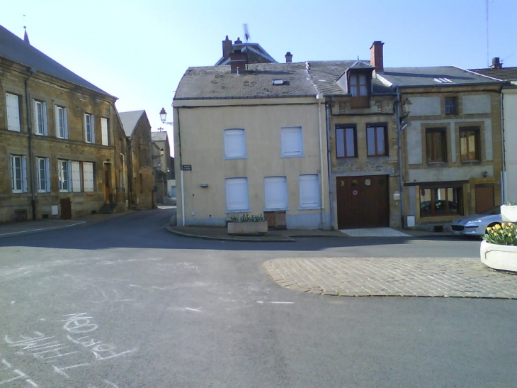 PLACE DU PILORI - Raucourt-et-Flaba