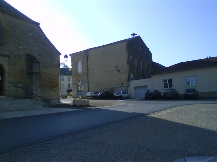 Place du village..... - Raucourt-et-Flaba