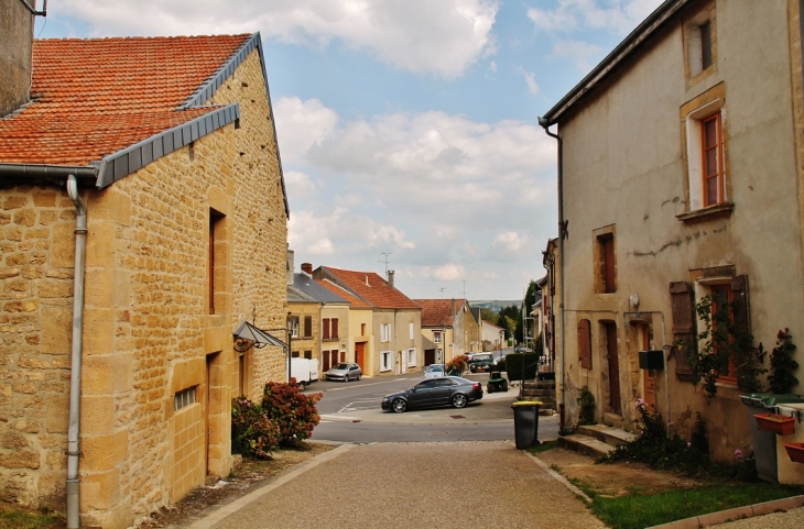 Rue - Remilly-Aillicourt