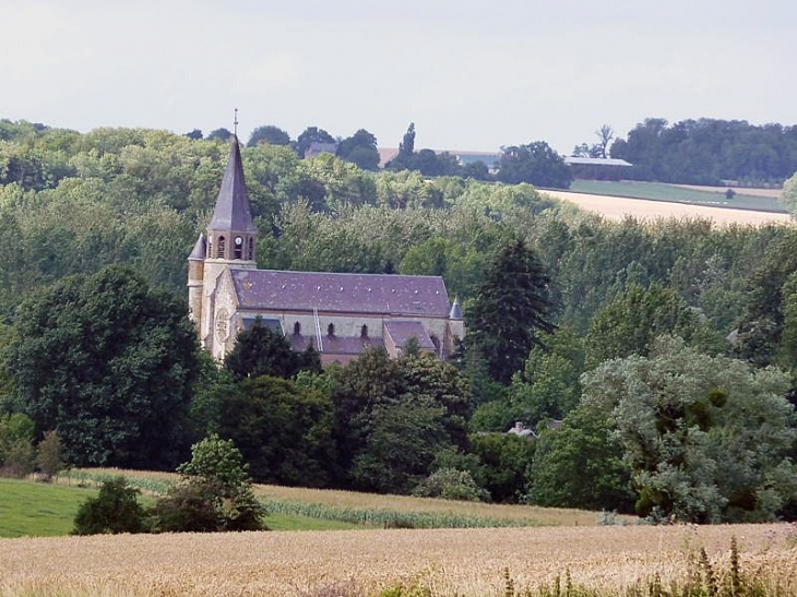 Vue sur l'église - Renneville