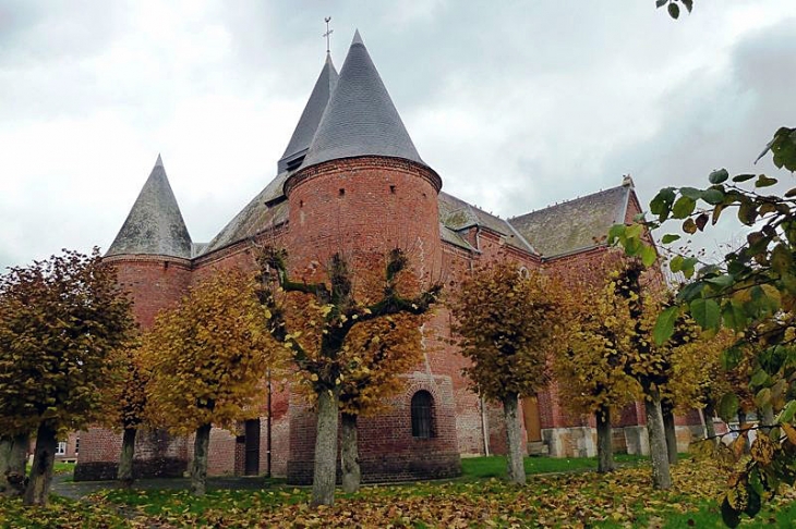 L'église fortifiée - Rocquigny