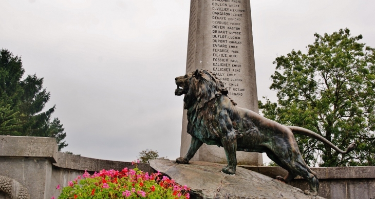 Monument aux Morts - Rocroi