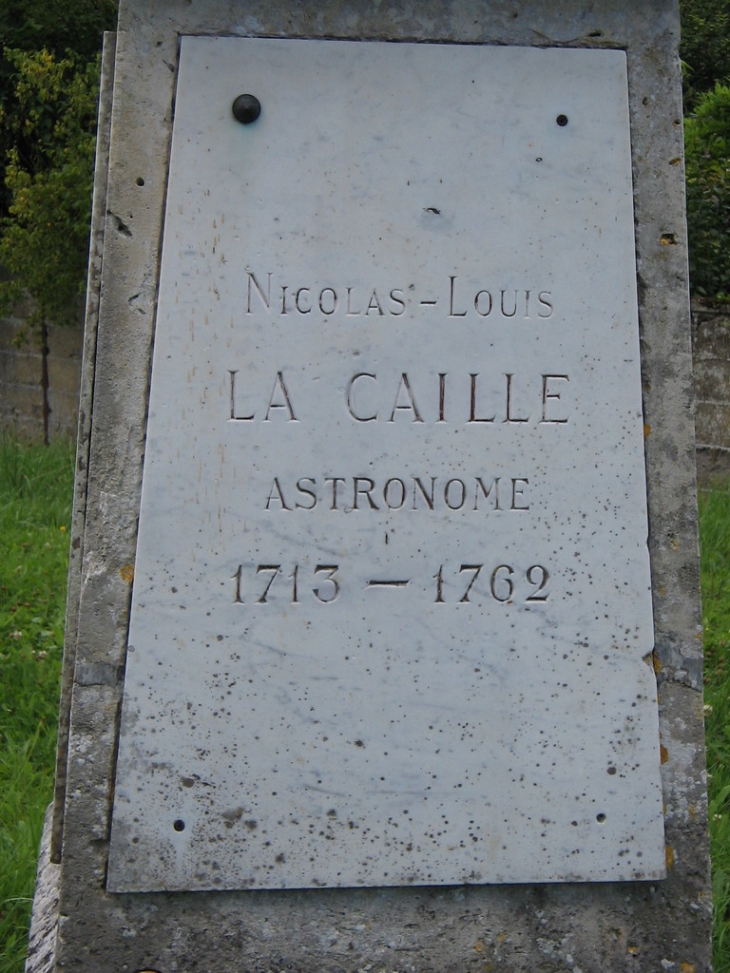 Stèle abbé Nicolas Louis de La Caille astronome français né à Rumigny