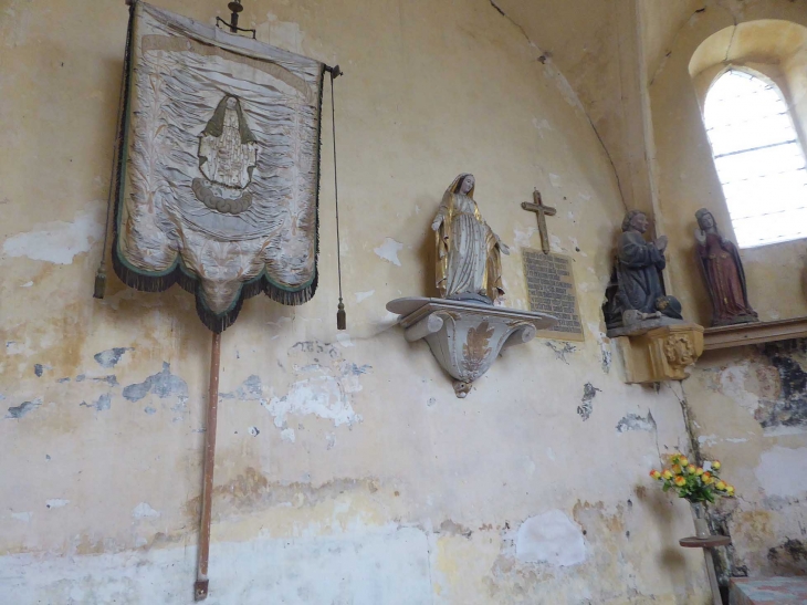 GIRAUMONT : dans  la chapelle  - Saint-Marcel