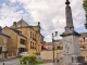 La Mairie et le Monument-aux-Morts