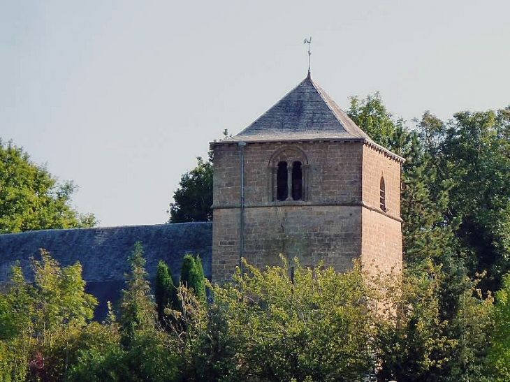 Vue sur l'église - Sapogne-et-Feuchères