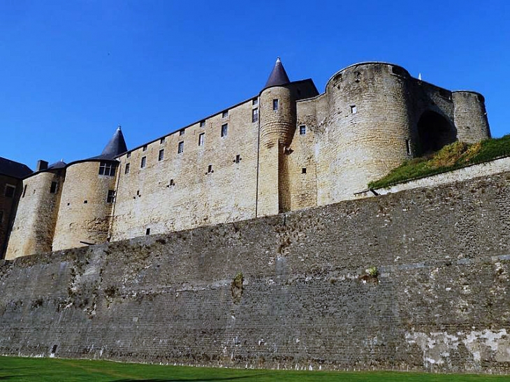 Le  château fort de Sedan