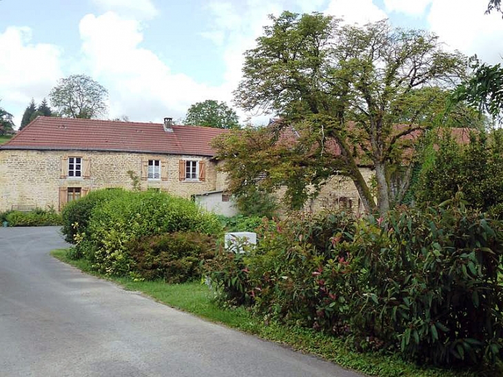 Maisons du village - Suzanne