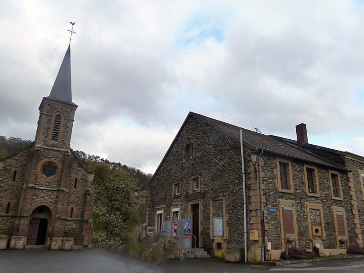 L'église et la mairie de Nohan - Thilay