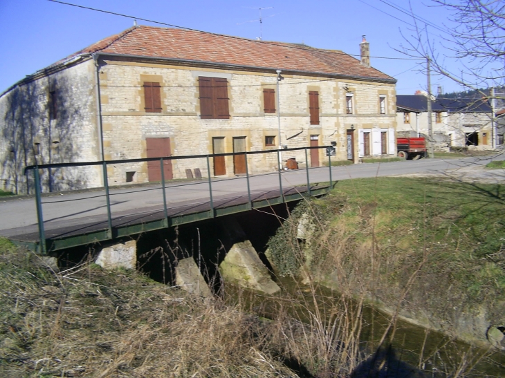 La ferme et le pont  - Vendresse