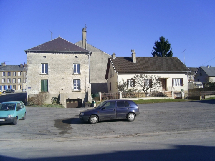 Ancienne place du monument - Vendresse