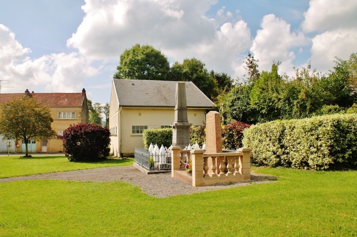 Monument aux Morts - Vendresse