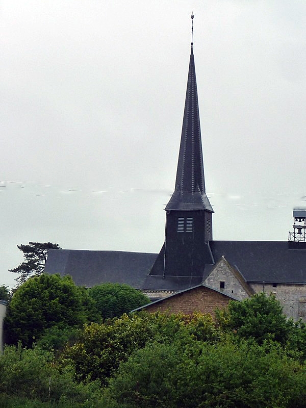 Vue sur l'église - Villers-devant-le-Thour