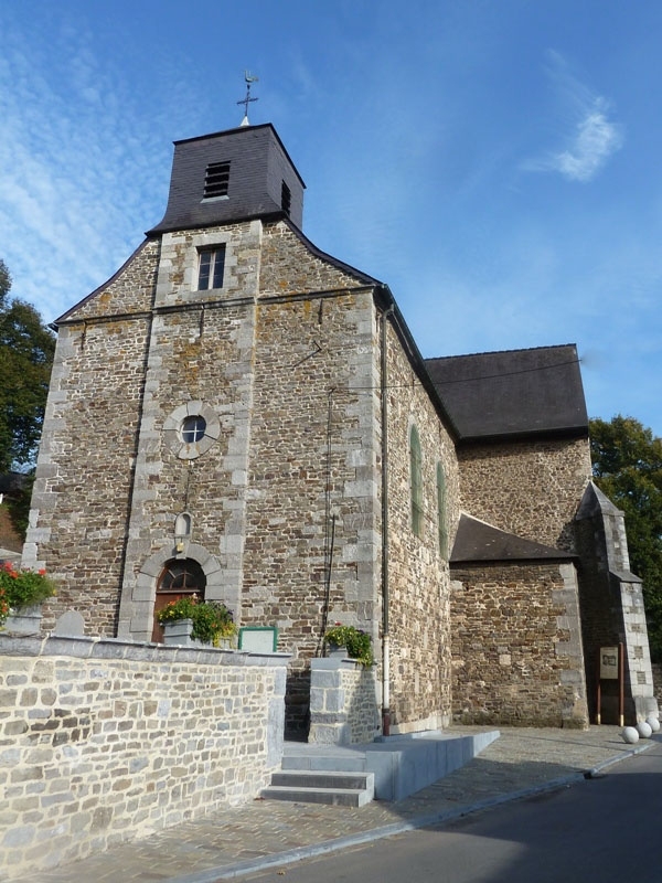 L'entrée de l'église de Molhain - Vireux-Molhain