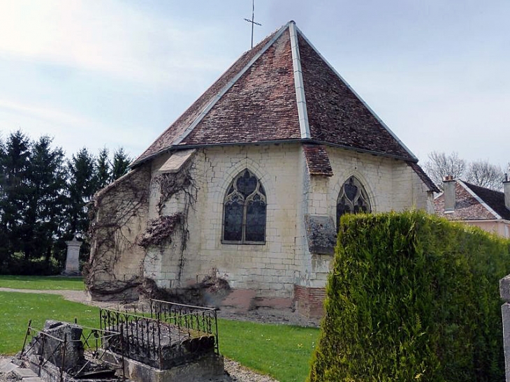 Derrière l'église - Assencières