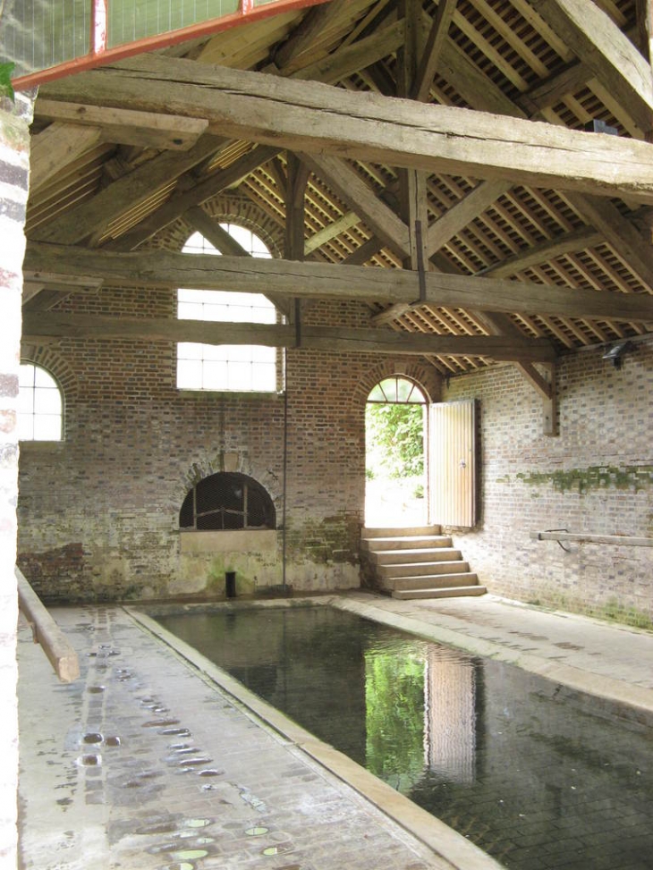 Bérulle, inétérieur du lavoir.