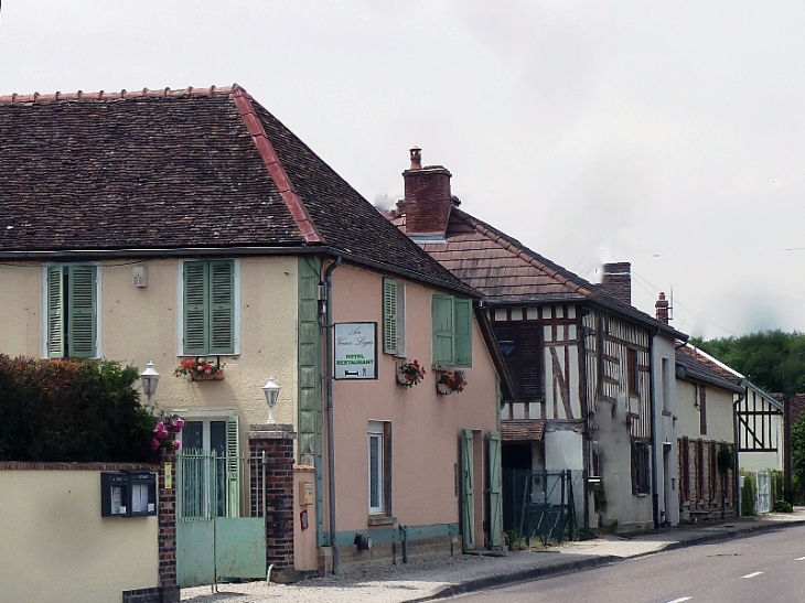 Maisons du village - Brévonnes