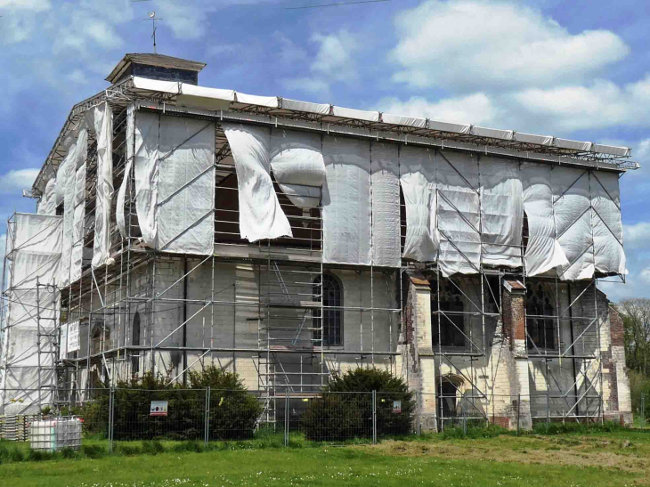 L'église en cours de rénovation - Chamoy