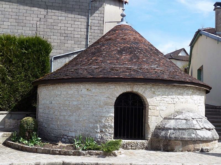 Le lavoir rond - Colombé-le-Sec