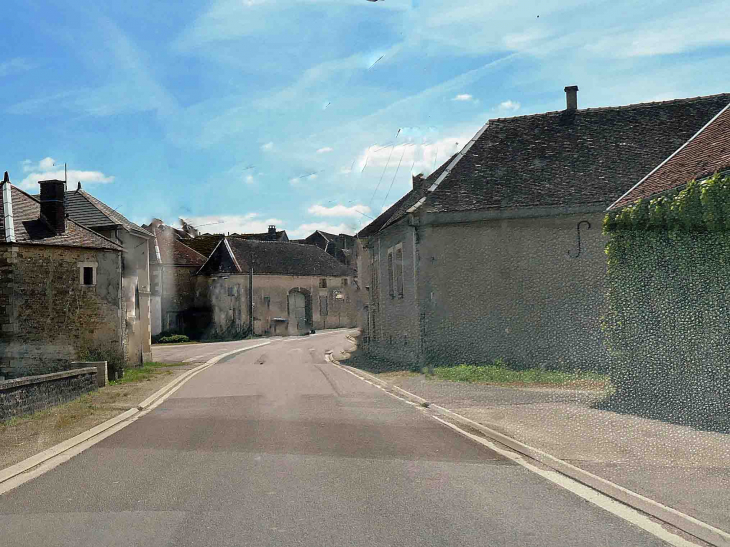 Dans le village - Coussegrey