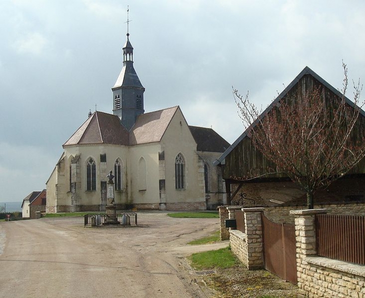 Eglise et monuments aux morts. - Cussangy