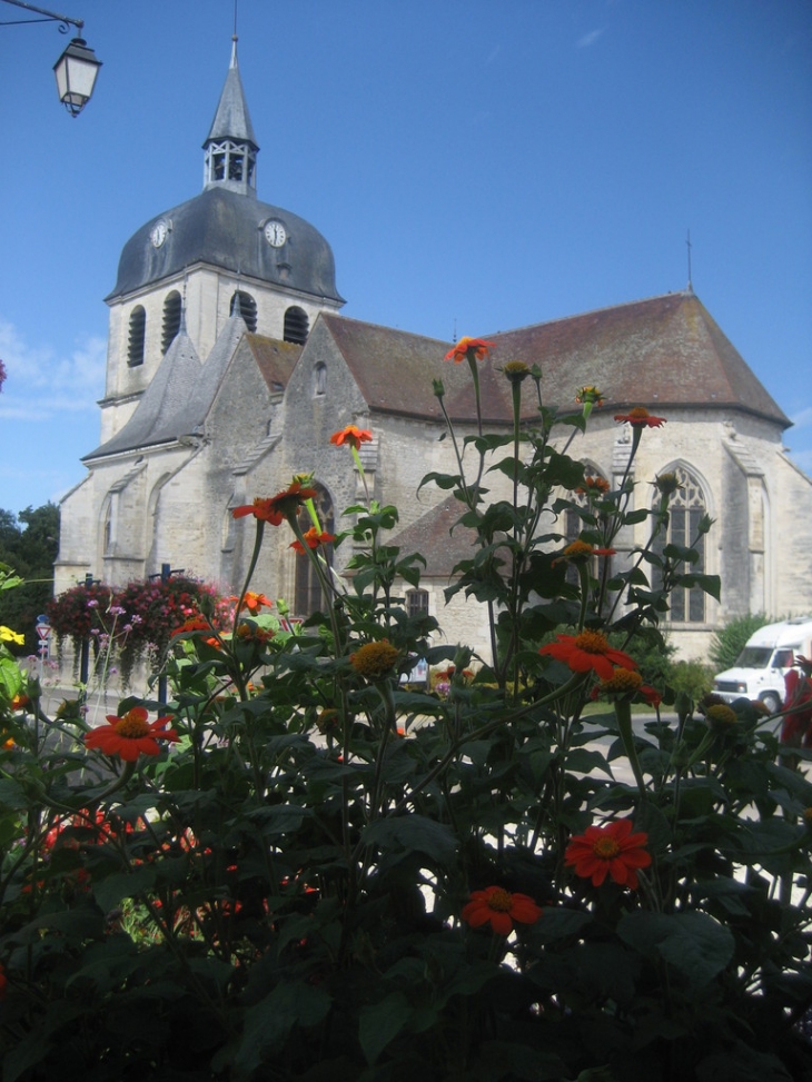 L'église et la halle - Dienville