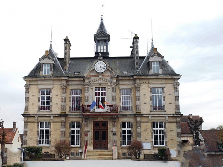 La mairie - Estissac