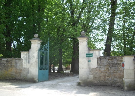 Entrée du chateau - Étourvy