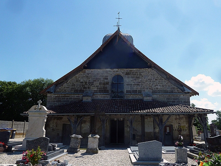 L'entrée de l'église - Joncreuil