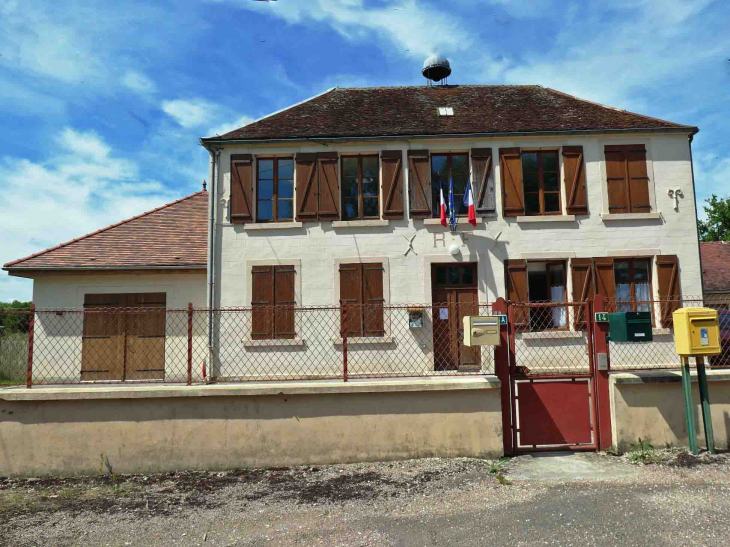 La mairie - La Loge-Pomblin