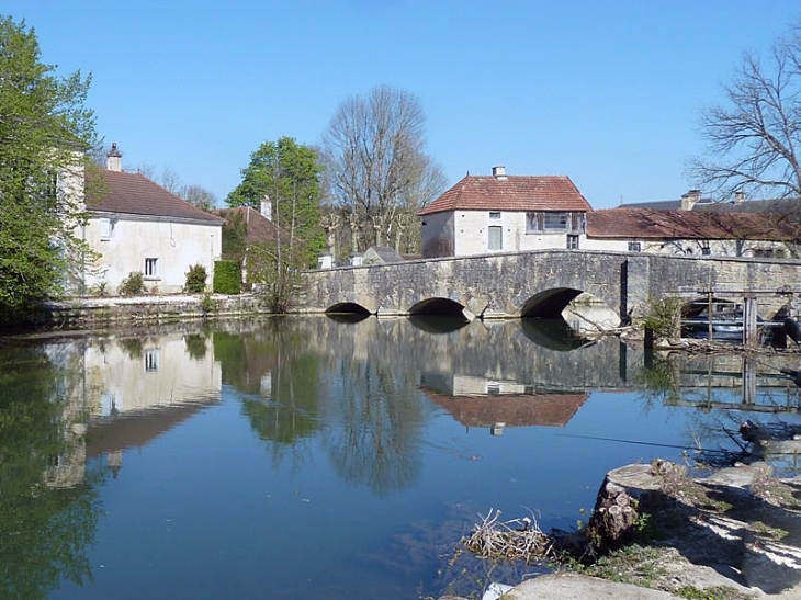 Le pont à Ricey Haut - Les Riceys