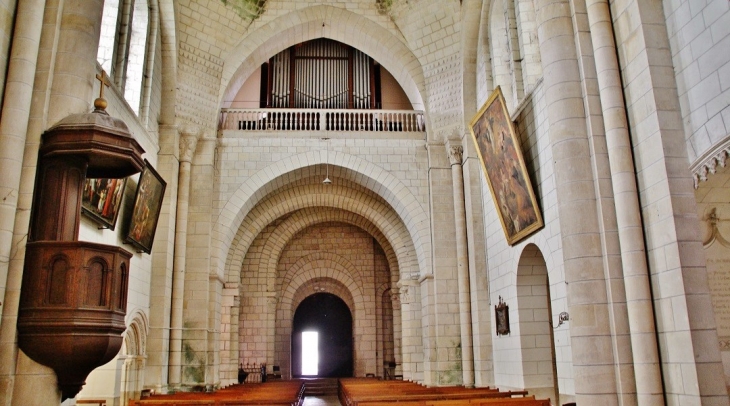  Collégiale Saint-Ours - Loches-sur-Ource