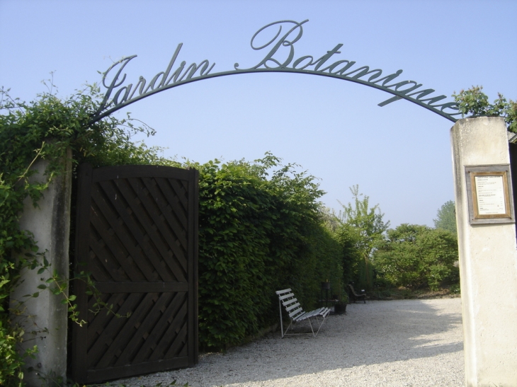 Entrée du jardin botanique - Marnay-sur-Seine