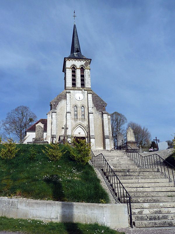 La montée vers l'église - Messon