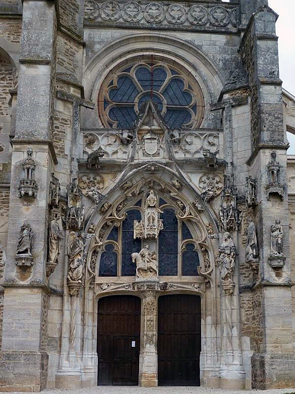 L'entrée de l'église - Rumilly-lès-Vaudes