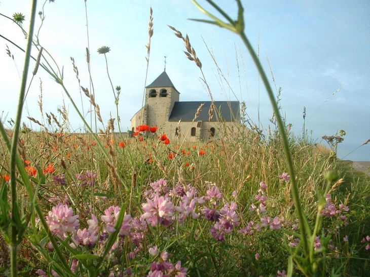 Eglise de St Hilaire sous romilly, fleurie - Saint-Hilaire-sous-Romilly